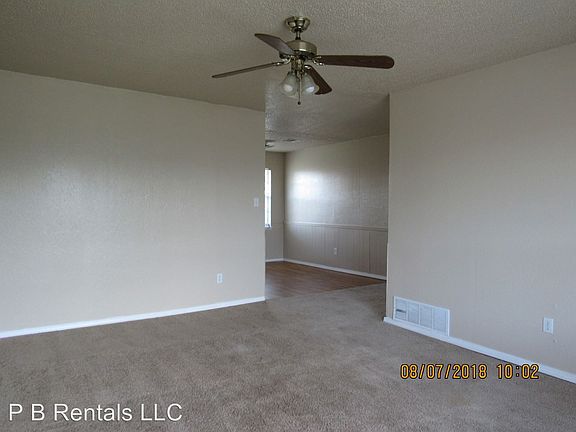2nd image of 4222 SW Summit Ave