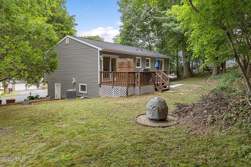 4th image of 19 Chinquapin Avenue