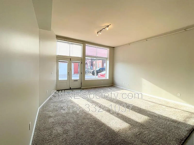 2 bed, 1.0 bath, 1075 sqft, $950 — Photo 2