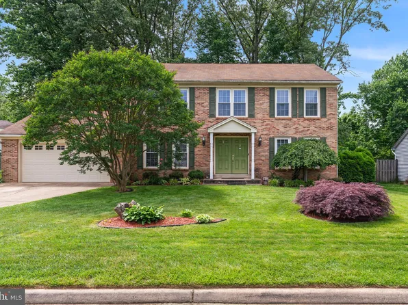 5330 Windsor Hills Dr, Fairfax, VA 22032