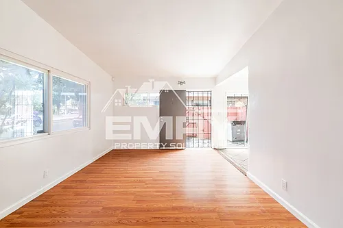 10530 Crenshaw Blvd Photo 1
