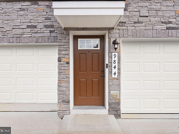 5th image of 9844 Cedarmass Cir