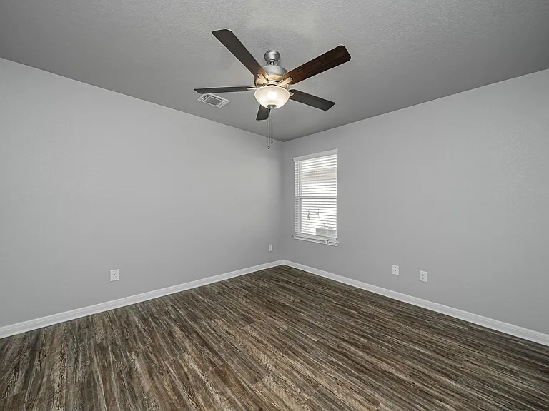 521 Fallbrook Dr — Photo 36