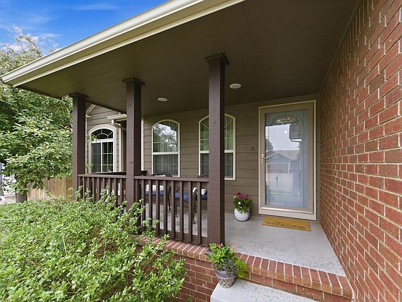 5th image of 1206 N High Park Dr