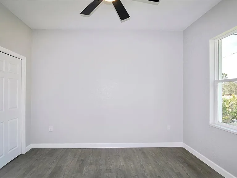 7335 Domenico St — Photo 24