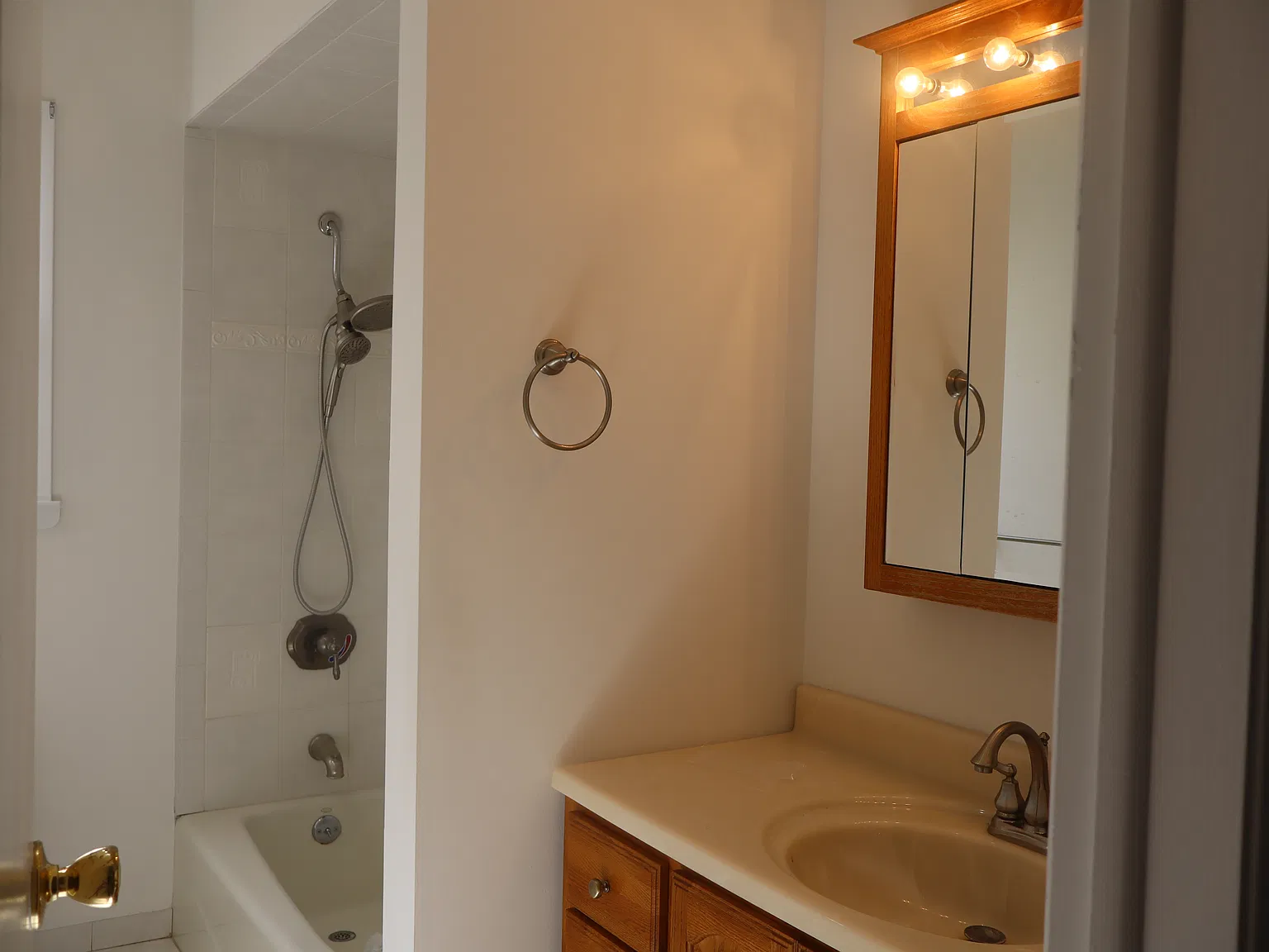 3 bed, 1820 sqft, $3,500 — Photo 3