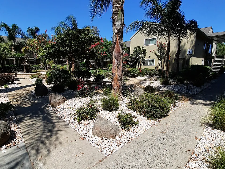 WESTSIDE VILLAGE APARTMENTS