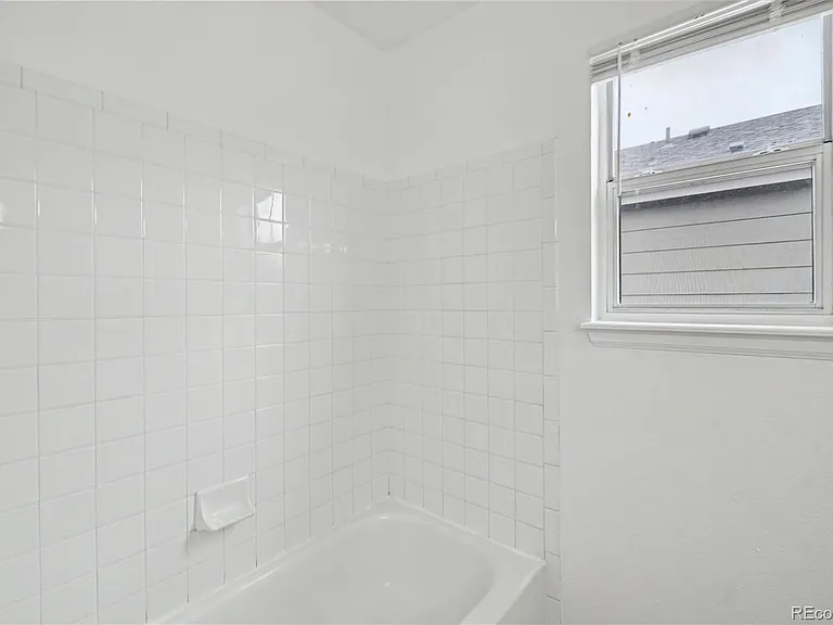 21637 E Crestline Dr — Photo 11