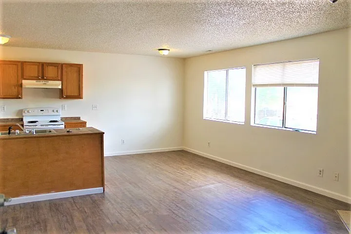 349 Gahart Dr #B — Photo 4