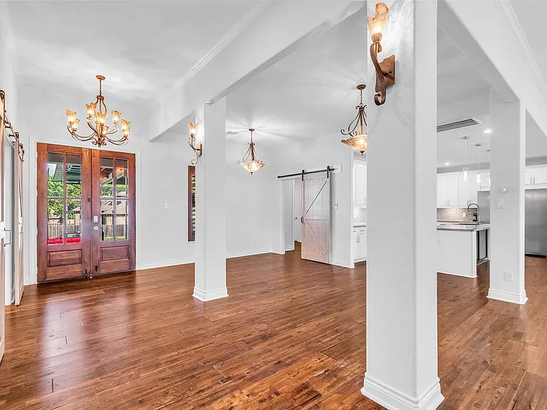 17 Bellingham Ct — Photo 3