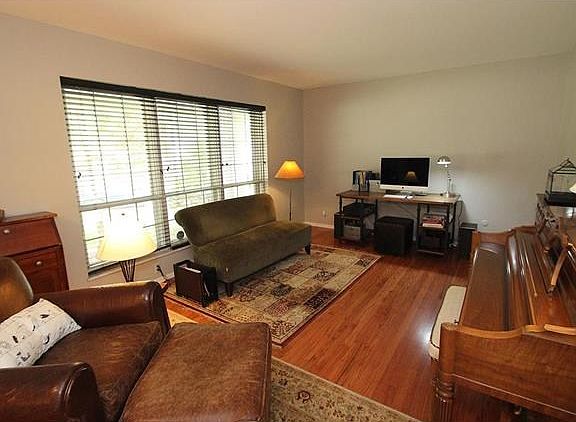 2nd image of 9774 Cambrook Dr