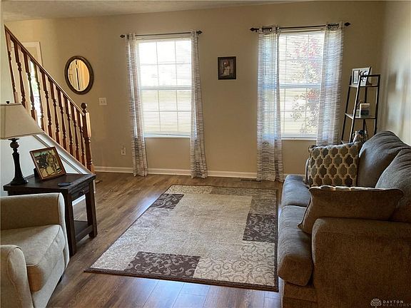 4th image of 157 Ashmark Ct