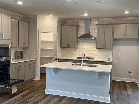 Gourmet Kitchen with upgraded counter top and cabinets