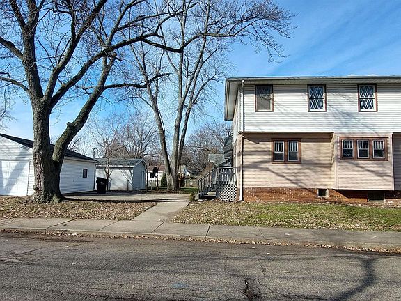 2nd image of 1116 E Seneca Pl