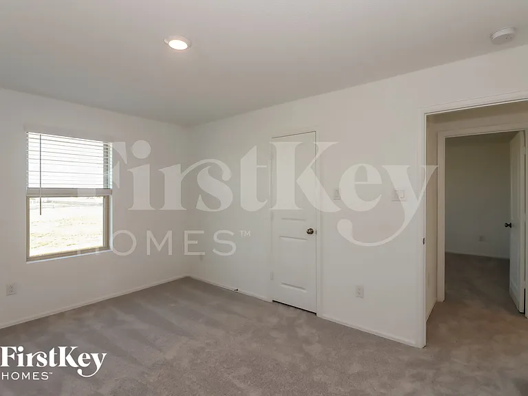 7307 Hillside Ave — Photo 10