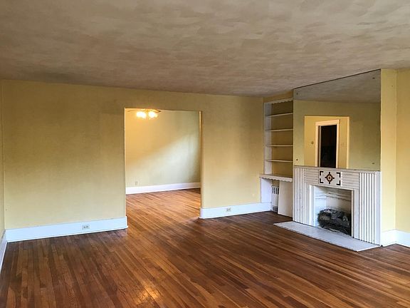 Large Living room, beautiful hardwood floors