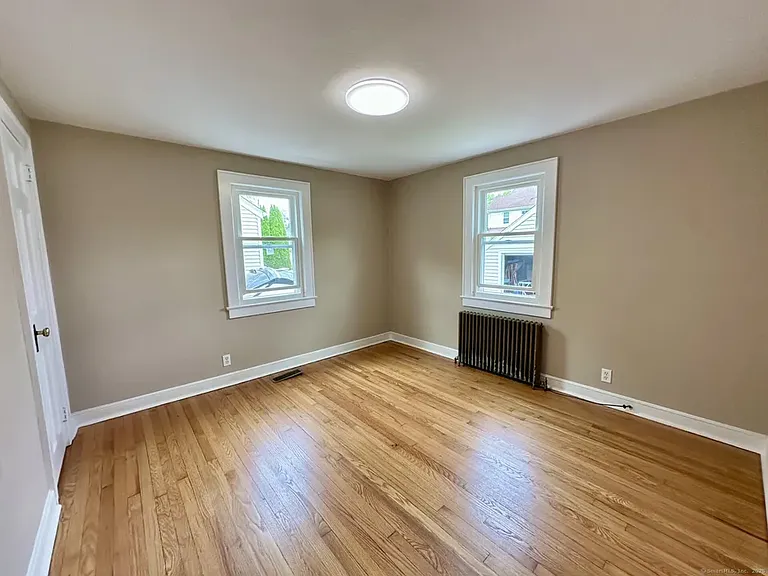 33 Emerson St — Photo 7
