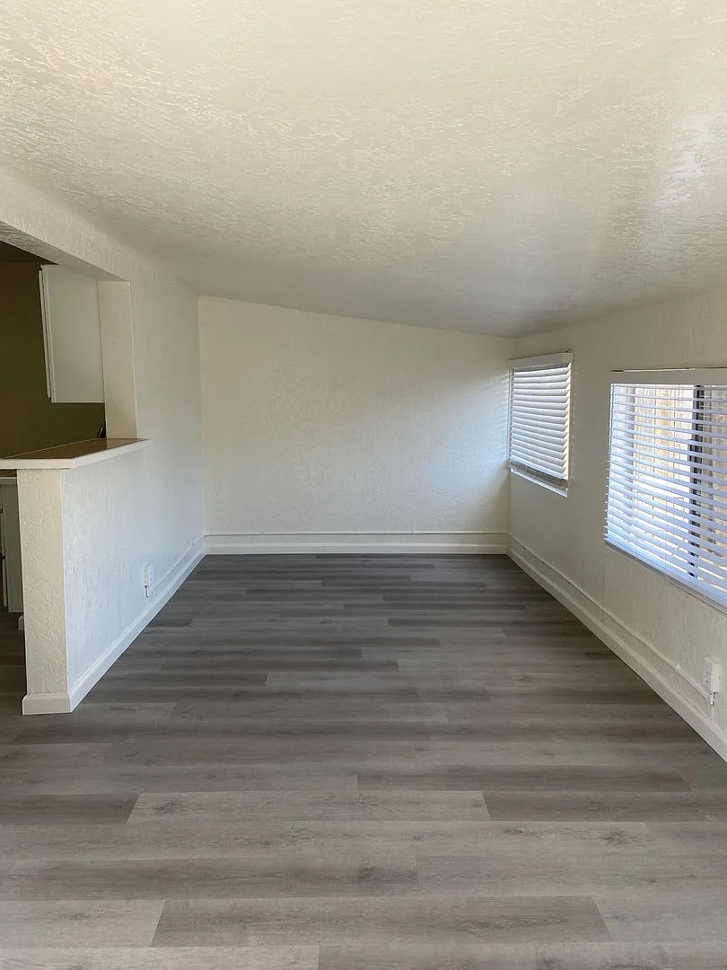 Normal Heights / Kensington 1 BR/1BA Cottage with fenced yard — Photo 3