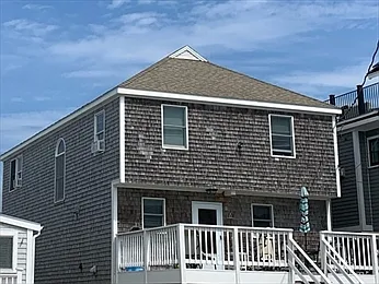 61 Ocean Rd N — Photo 2