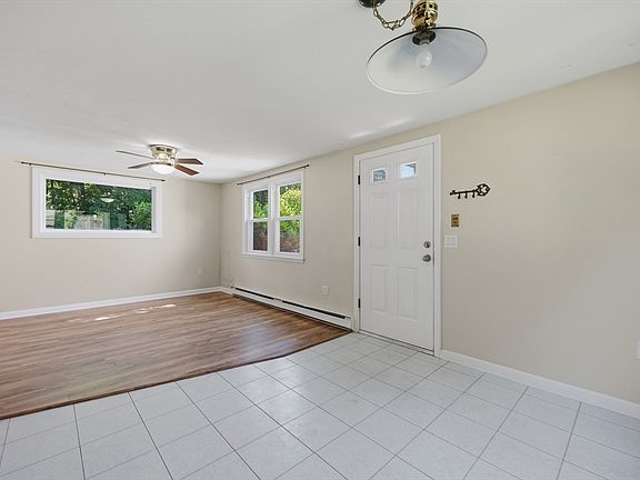 3rd image of 21 Janet Cir #2