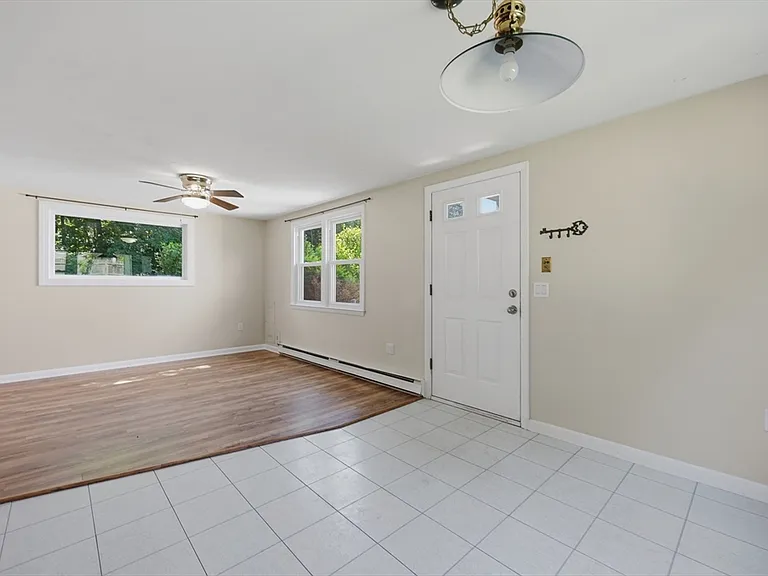 21 Janet Cir #2 — Photo 3