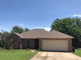 1215 Estes St, Benbrook, TX 76126