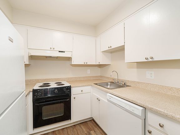 3rd image of 4875 Manzanita Ave #46