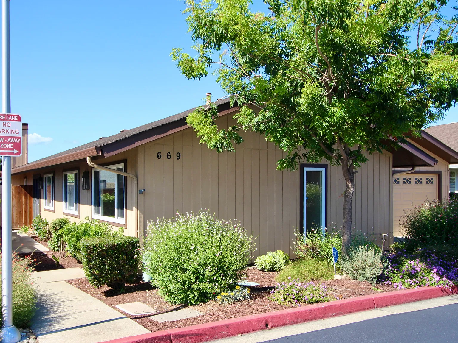 3 bed, 1517 sqft, $3,400 — Photo 2