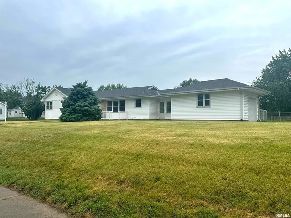 1240 S 6th St, Quincy, IL 62301