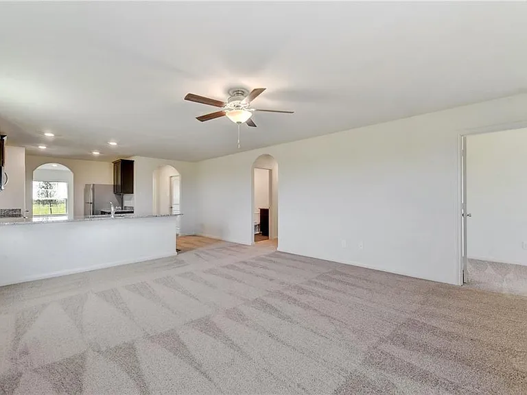 133 Dupont Pass — Photo 2
