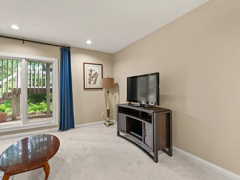 Mallet Hill Dr — Photo 27
