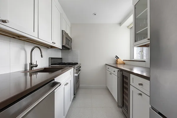 Rented by Douglas Elliman | media 22