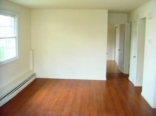 33 Gaffney St, Glen Cove, NY 11542