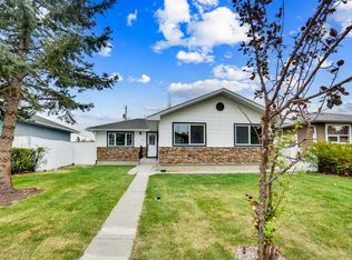 6116 W Buckthorn Rd NW, Calgary, AB T2K2Z1