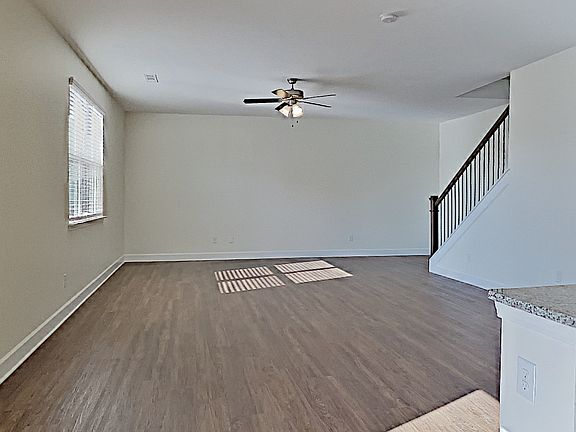 4th image of 432 Bluewater Cir