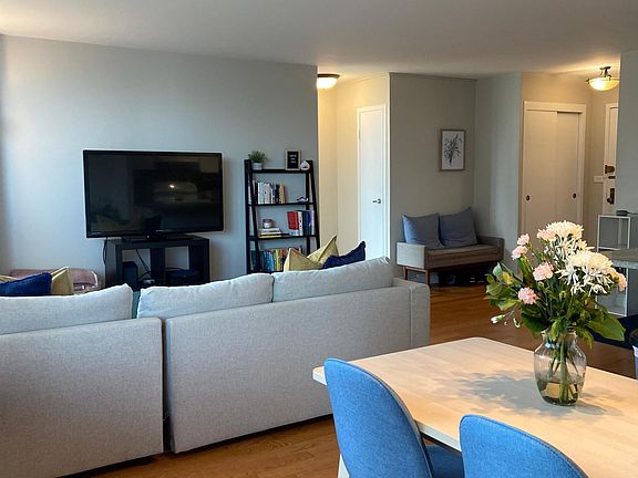 4th image of 3550 N Lake Shore Dr APT 306