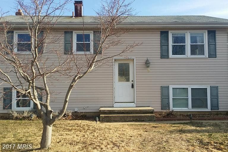 1st image of 8 Garden Gate Ct