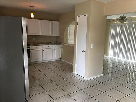 3rd image of 413 N Buena Vista Ave