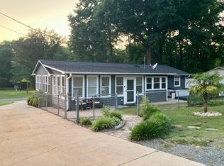 1323 Terissa Dr, Charlotte, NC 28214