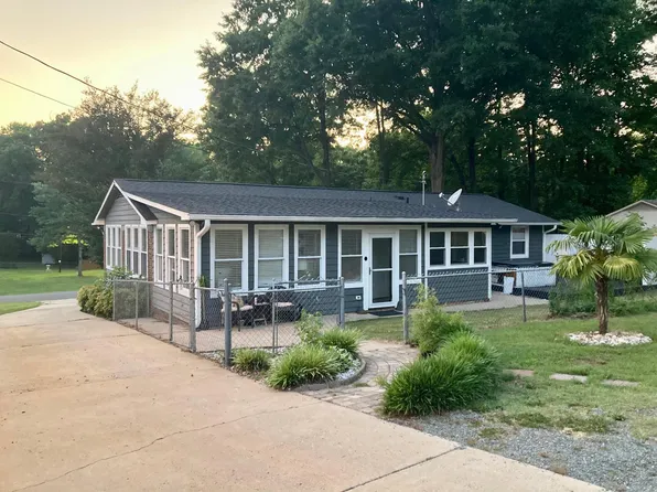 1323 Terissa Dr, Charlotte, NC 28214