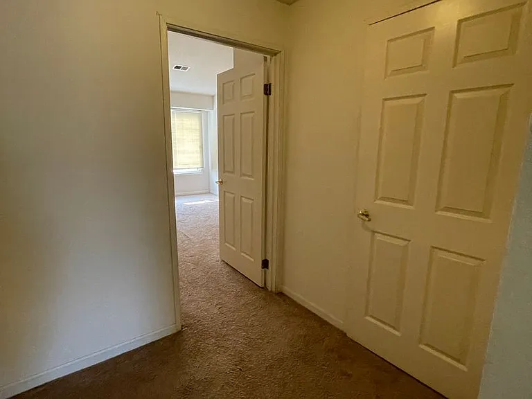 The Parkridge Apartments — Photo 9
