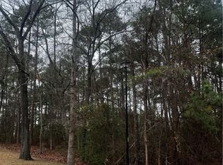 8540 Governors Ln, Hope Mills, NC 28348