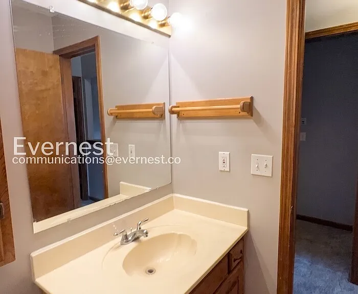 1041 Dean Dr — Photo 9