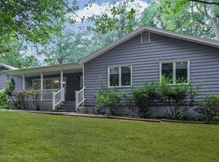 425 Dwight Rd, Middletown, NJ 07748