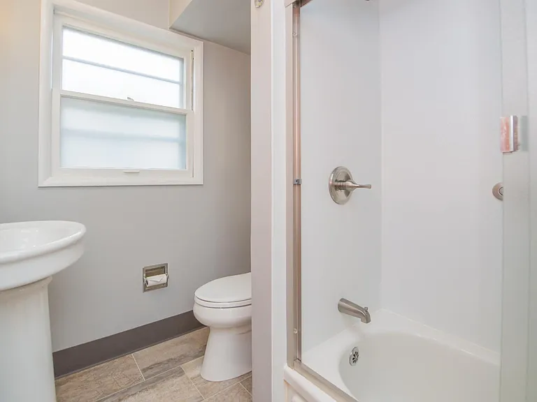 4517 NE 33rd Ave — Photo 9