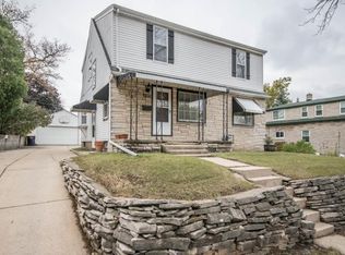 2207 S 93rd St, West Allis, WI 53227