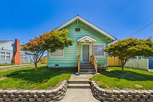 3325 F St Photo 1