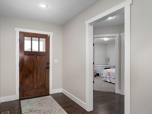 5th image of 676 Greer Avenue