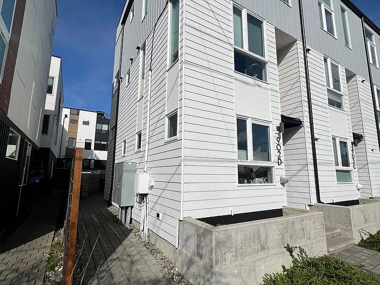 902 NW 56th St #D — Photo 24