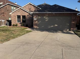 9884 Autumn Sage Dr, Fort Worth, TX 76108